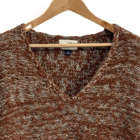 Universal Threads V-Neck Sweater Size Medium| Super Cute Brown Sweater - Picture 5 of 6